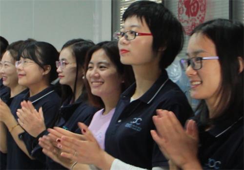 鼓掌2.jpg 鼓掌2.jpg